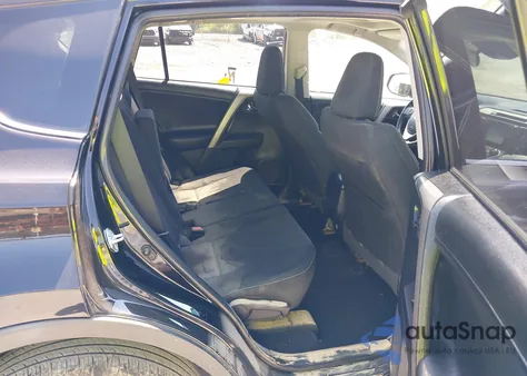 2018 Toyota Rav4 Xle из США, поврежденный, VIN 2T3RFREV8JW797979